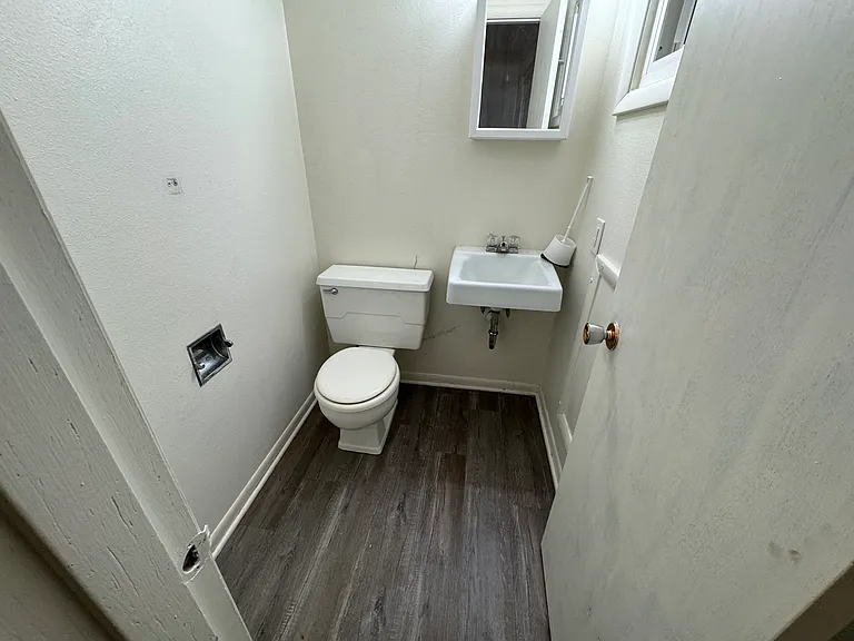 707 Kellogg Ave — Photo 9