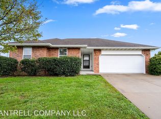 3206 E Jamestown St, Republic, MO 65738