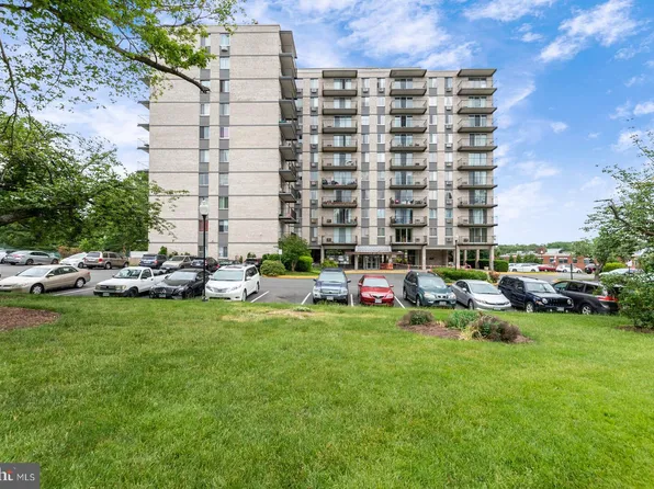 3245 Rio Dr APT 211, Falls Church, VA 22041