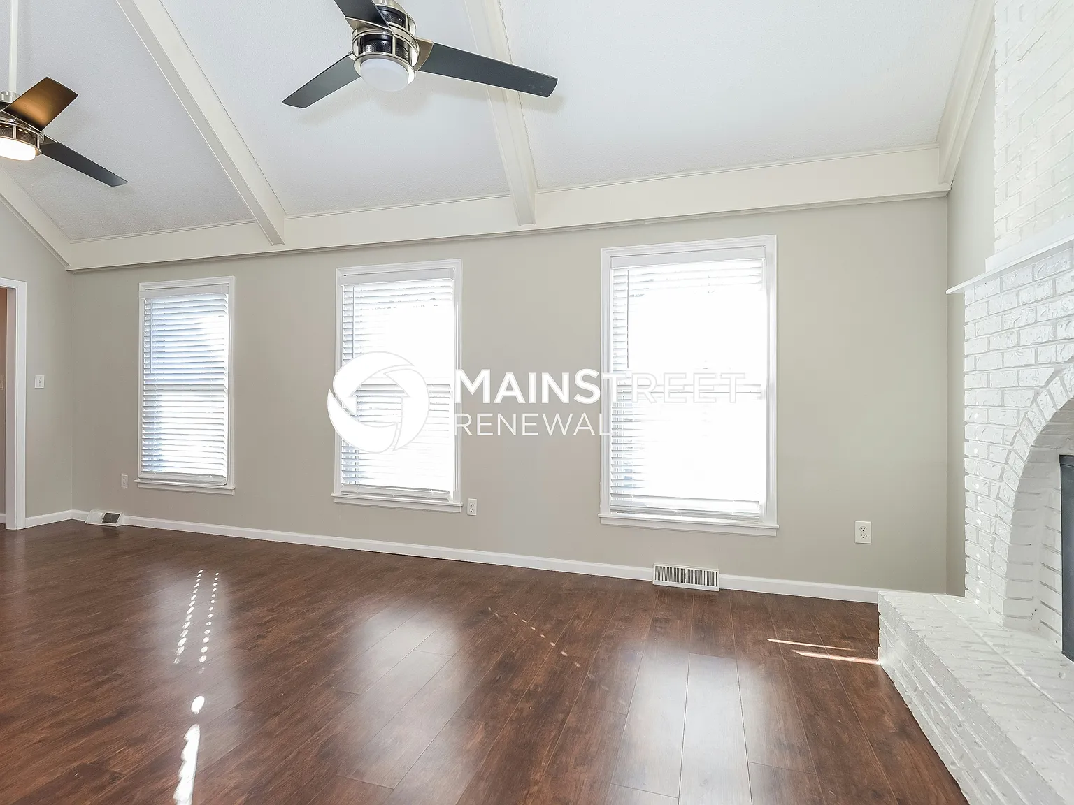 1141 NE Clubhouse Ct — Photo 3