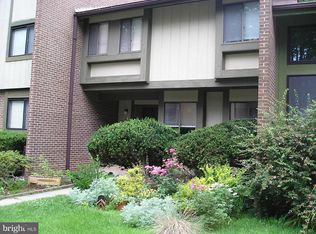 2132 Glencourse Ln, Reston, VA 20191