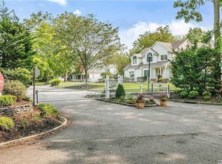 10 Ashley Loop, Northport, NY 11768