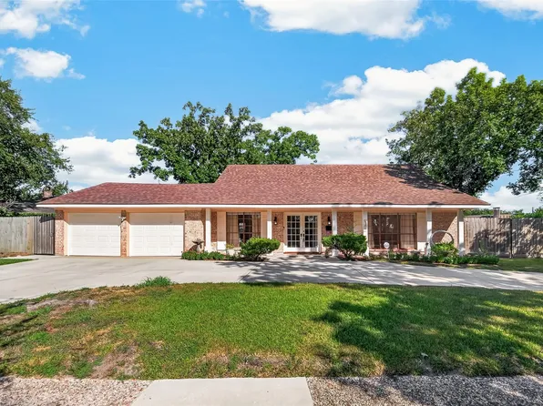 6710 Burning Tree Dr, Houston, TX 77036
