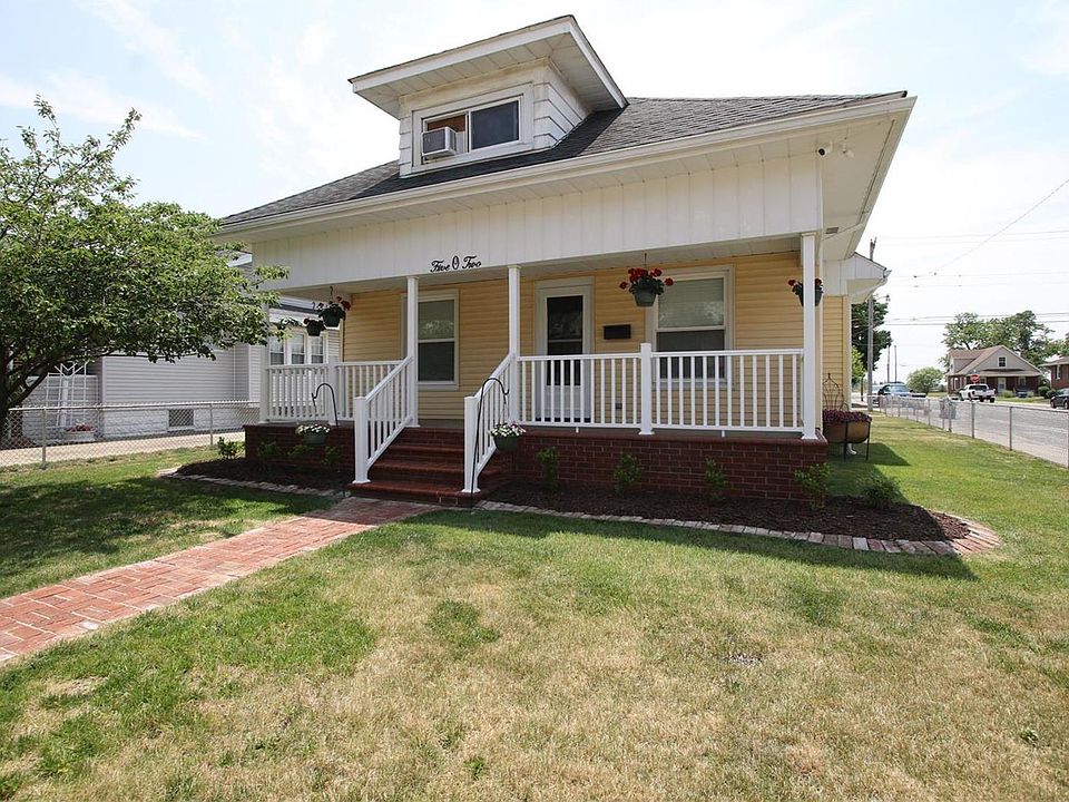 1st image of 502 E Lorena Ave