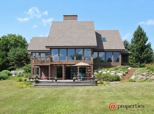 W3653 Hartshorne Ln, Lake Geneva, WI 53147