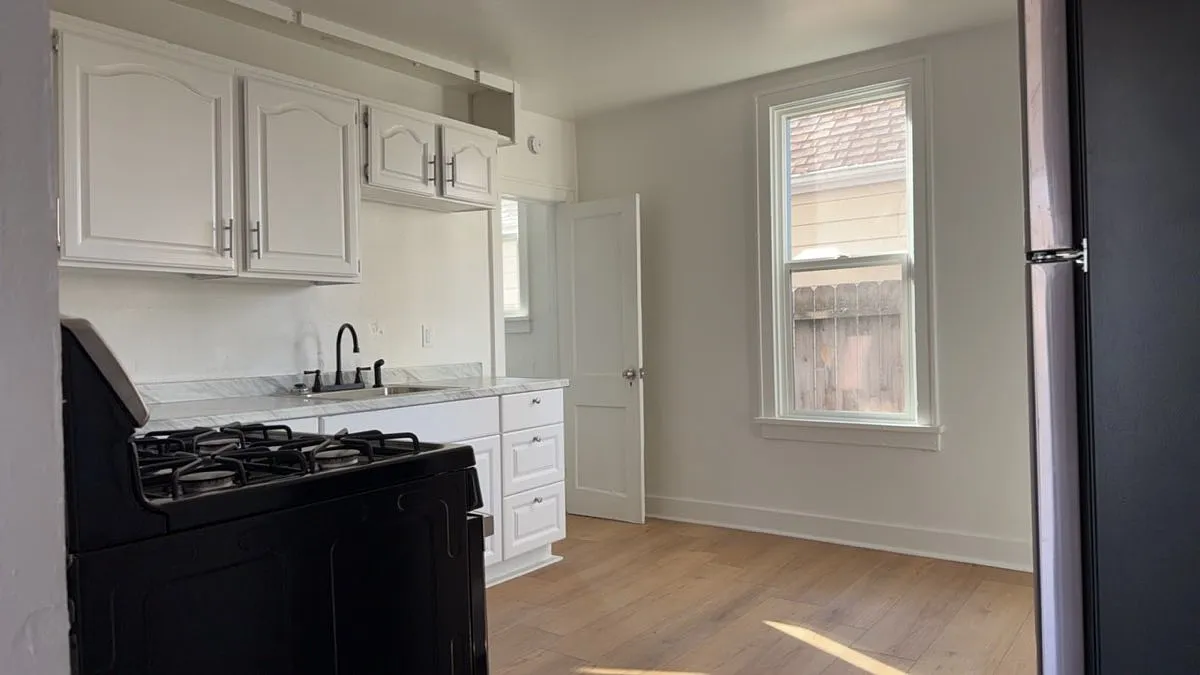 1 bed, $1,095 — Photo 4