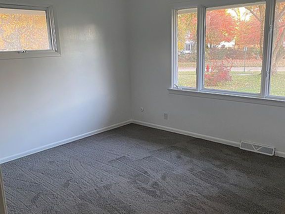3rd image of 26721 Sandy Hill Dr