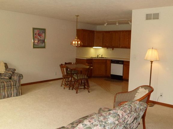 2nd image of 855 Harvest Dr