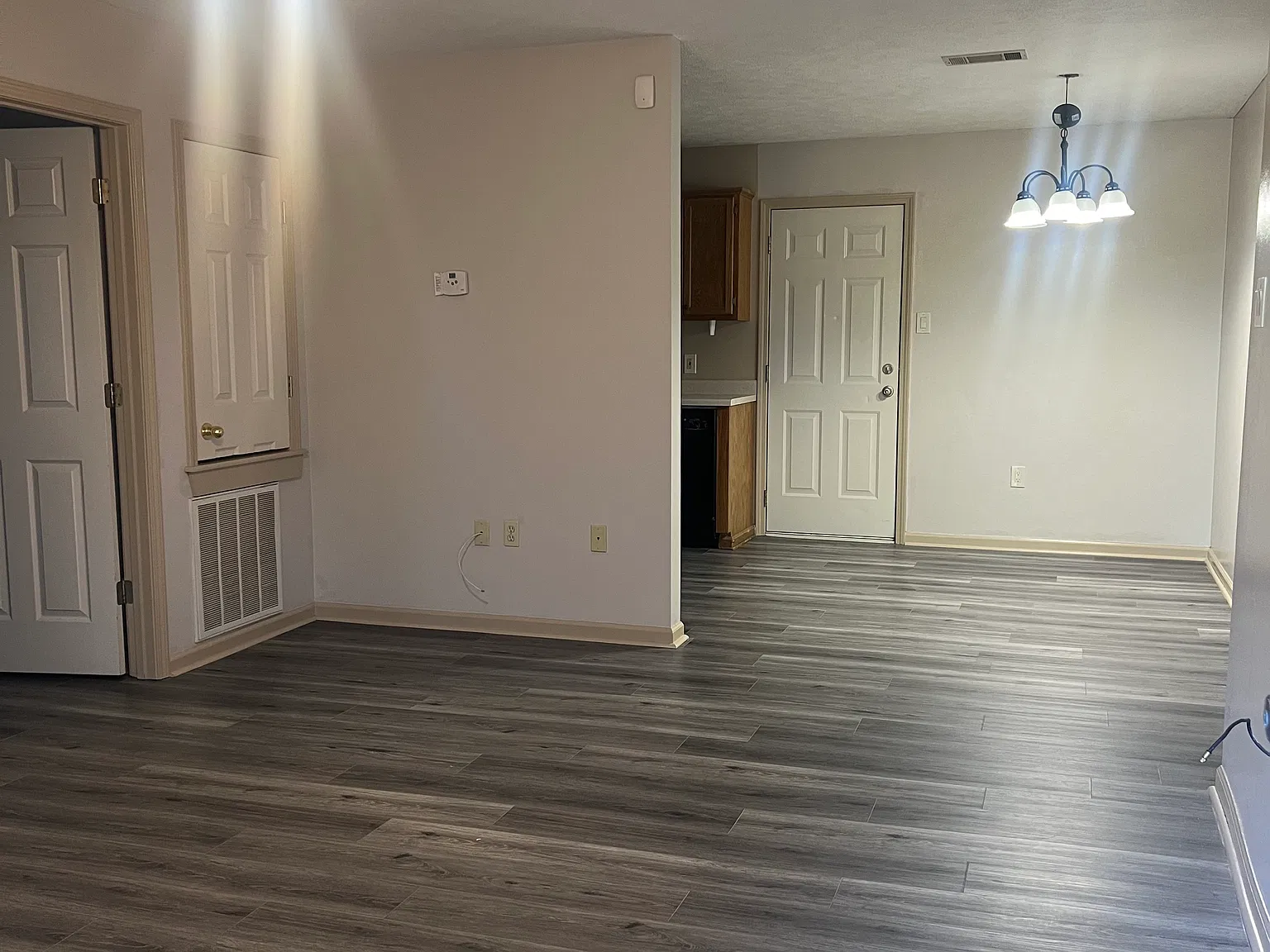 3 bed, 1104 sqft, $1,500 — Photo 2
