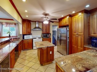 48 Stephenville Blvd, Red Bank, NJ 07701