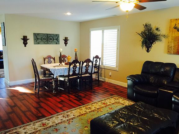 3rd image of 390 Glenbriar Cir