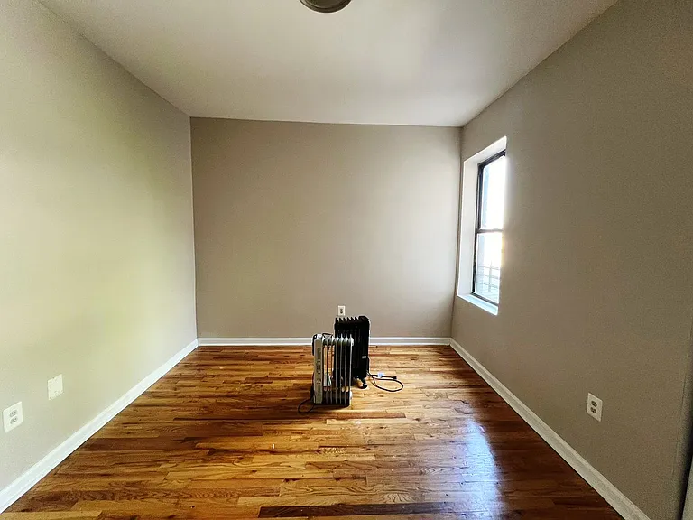 159-162 Bergen Ave #4A — Photo 6