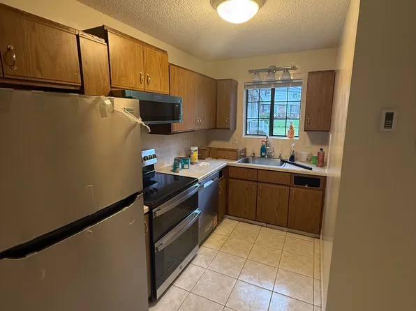 99 Fairwood Ave APT 5, Waterbury, CT 06705