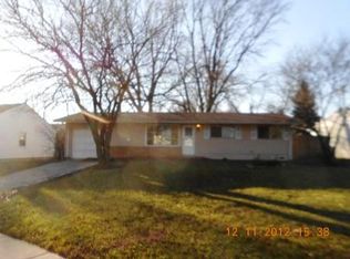 28 Briar Ln, Geneva, IL 60134