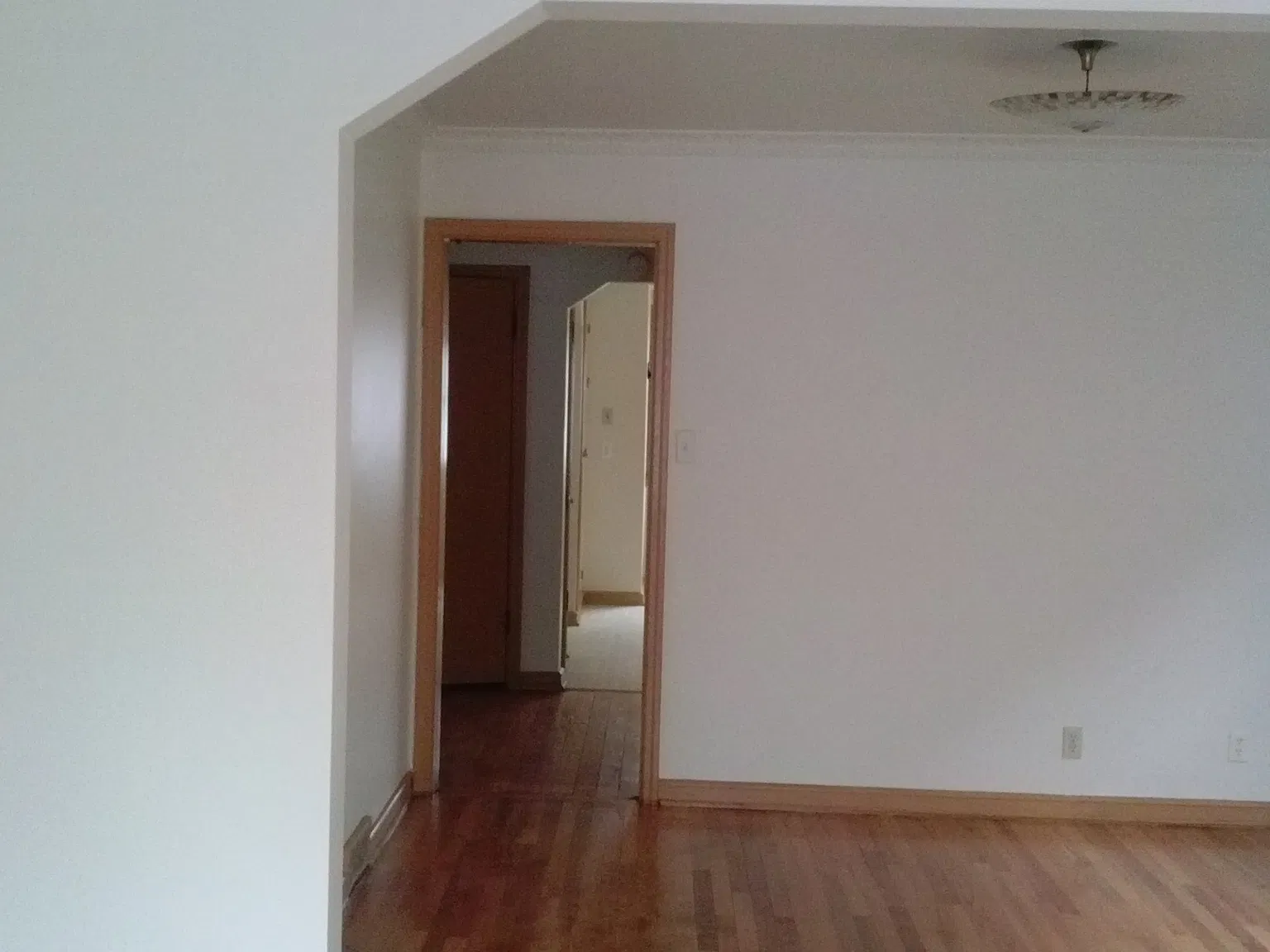 2 bed, 1100 sqft, $1,100 — Photo 2