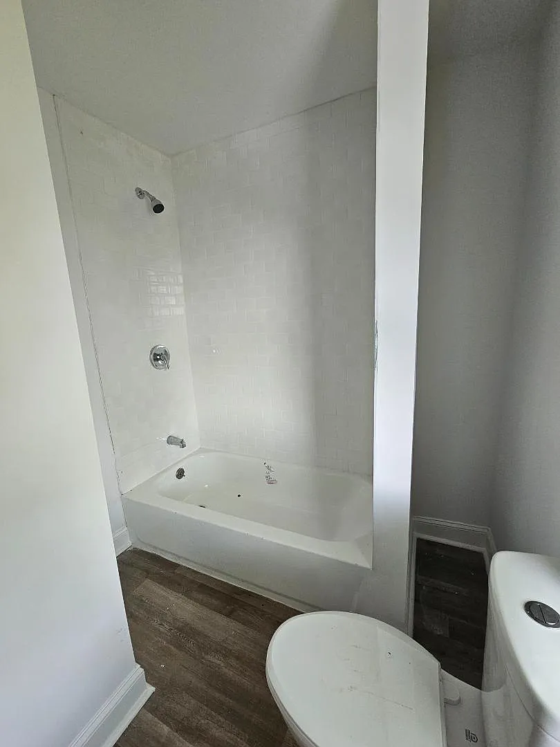 6403 Glenmore Ave - A - 6403 Glenmore Ave — Photo 2