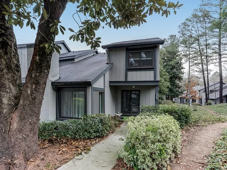 3087 Balearic Dr SE — Photo 2