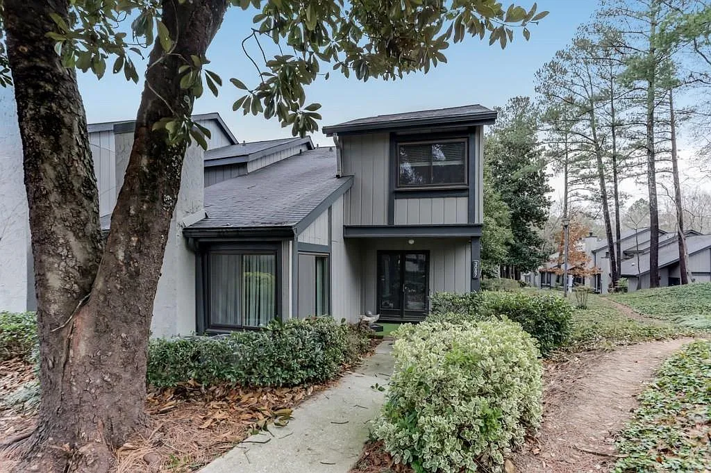 Building Photo - 3087 Balearic Dr SE