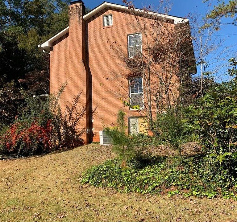 2nd image of 1300 Knoll Woods Ct