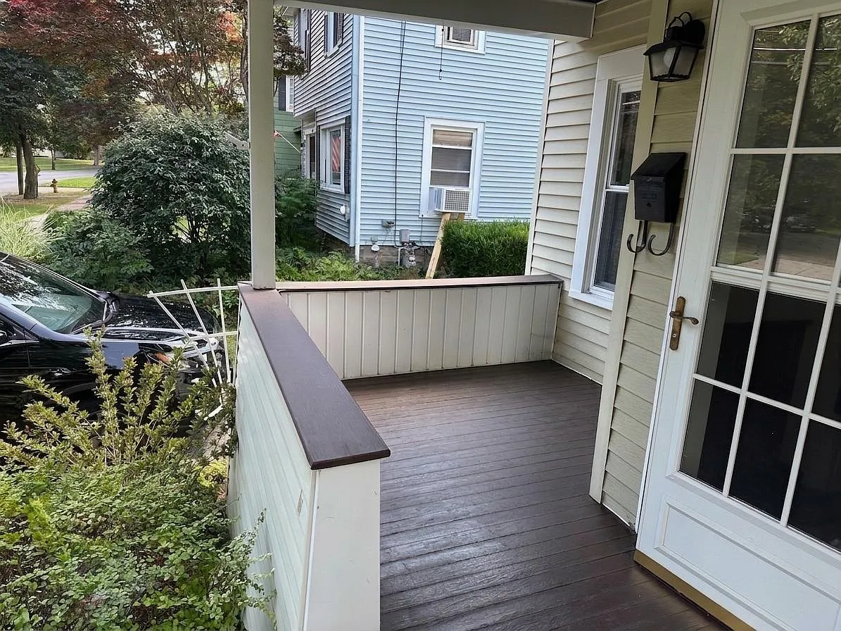 3 bed, 1.5 bath, 1100 sqft, $1,575 — Photo 3