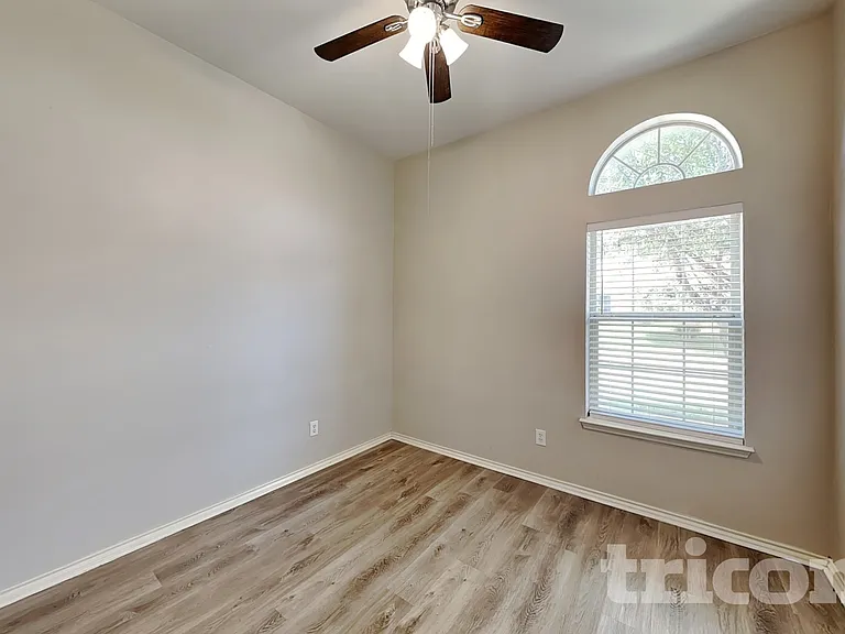 1110 Wayne Ave — Photo 11