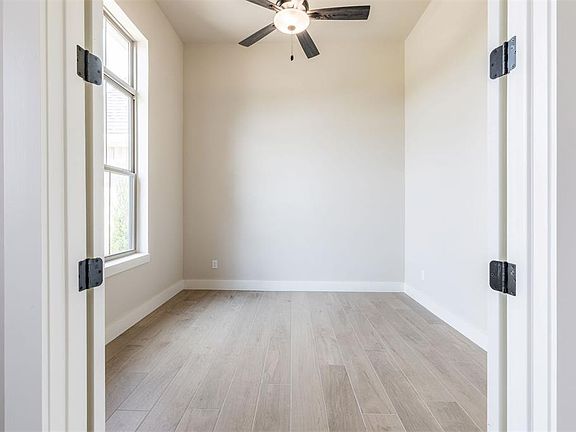4th image of 6920 Lake View Ct