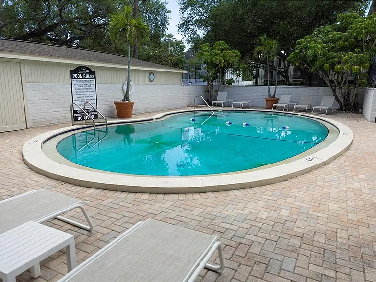 3325 Bayshore Blvd #E35 — Photo 2