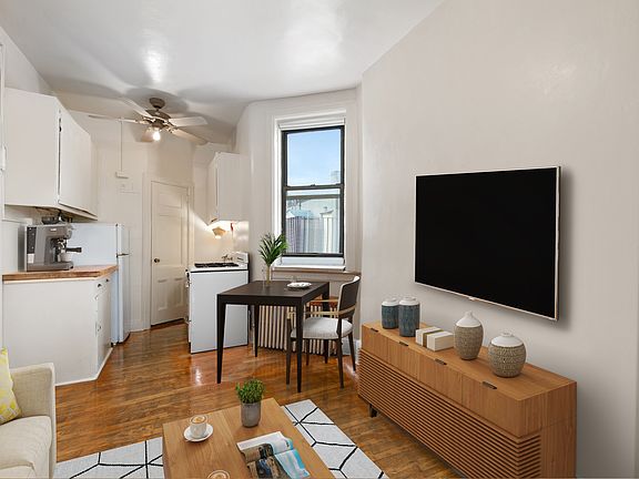 3rd image of 241 E 7th St APT 6C