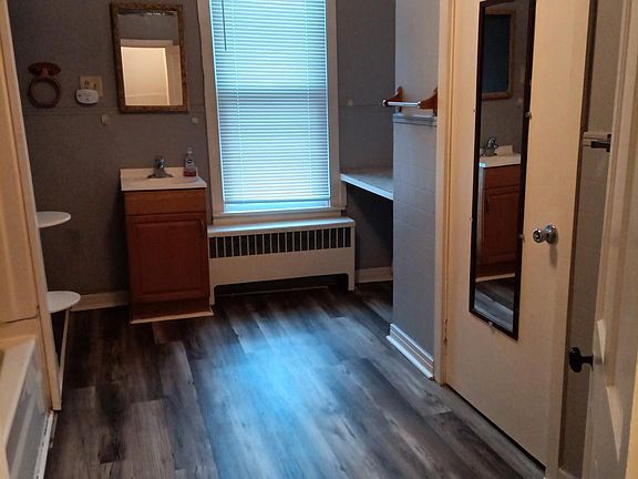 5th image of 862 Iron Ridge Rd APT F