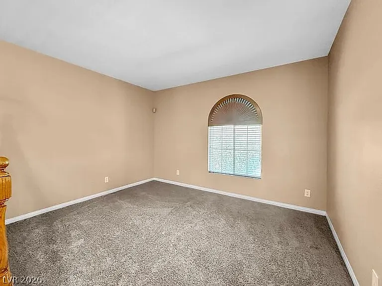 5 bed, 3.0 bath, 2296 sqft, $2,695 — Photo 3