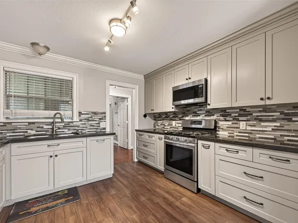 7702 Rockhill St, Houston, TX 77061