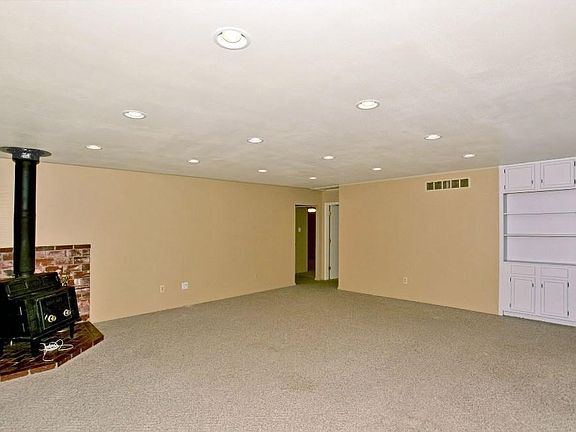 5th image of 805 Larkin Ave