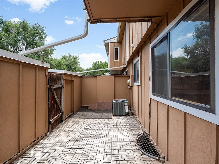 562 Vance St #D-9 — Photo 31
