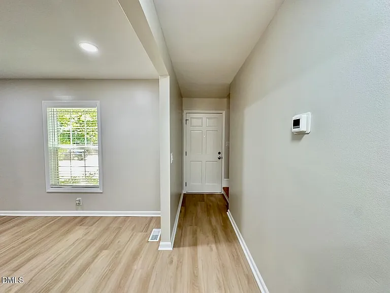 4050 Arckelton Dr — Photo 2