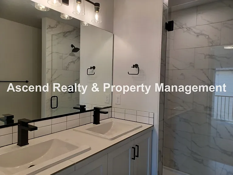 5311 NE 14th Pl — Photo 15