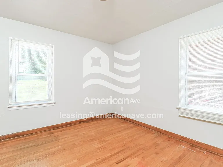 1471560_009_wm_-_main_bedroom_12892596.jpg