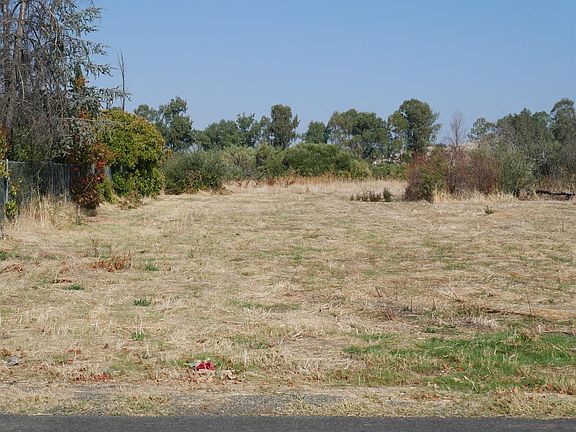5th image of 942 Plumas Ave