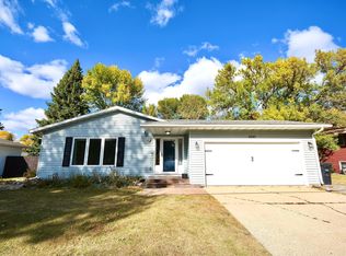1537 25th Ave S, Fargo, ND 58103