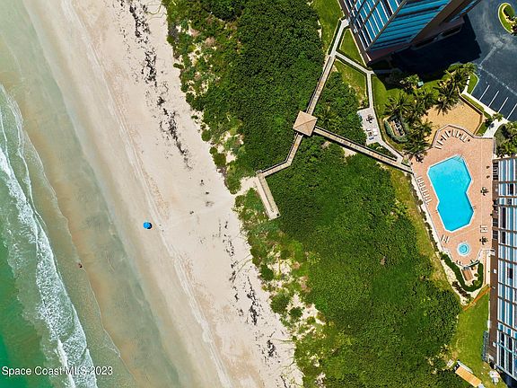 4th image of 4160 N Highway A1a #1305A