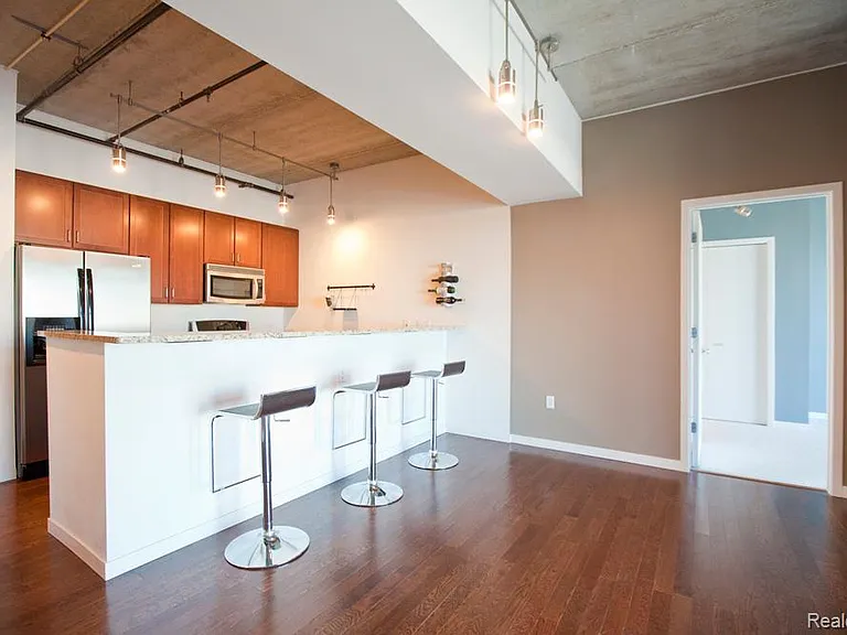 3670 Woodward Ave #410 — Photo 6