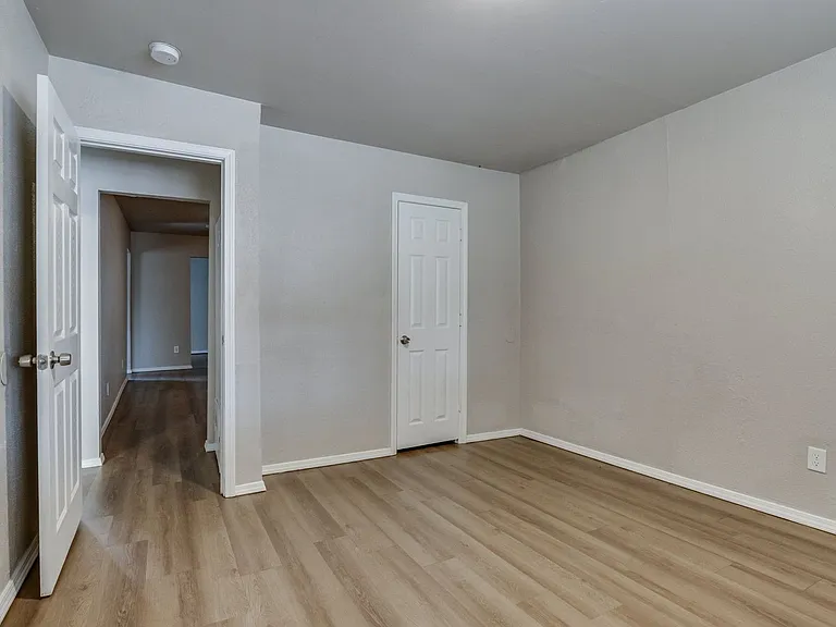 1005 SW 63rd St — Photo 43