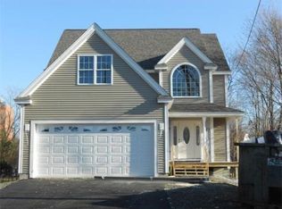 11 Hampden Ave, Burlington, MA 01803