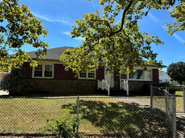 149 Perkins Avenue, Oceanside, NY 11572