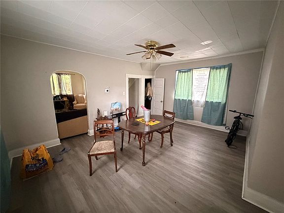 5th image of 2723 Merwyn Ave