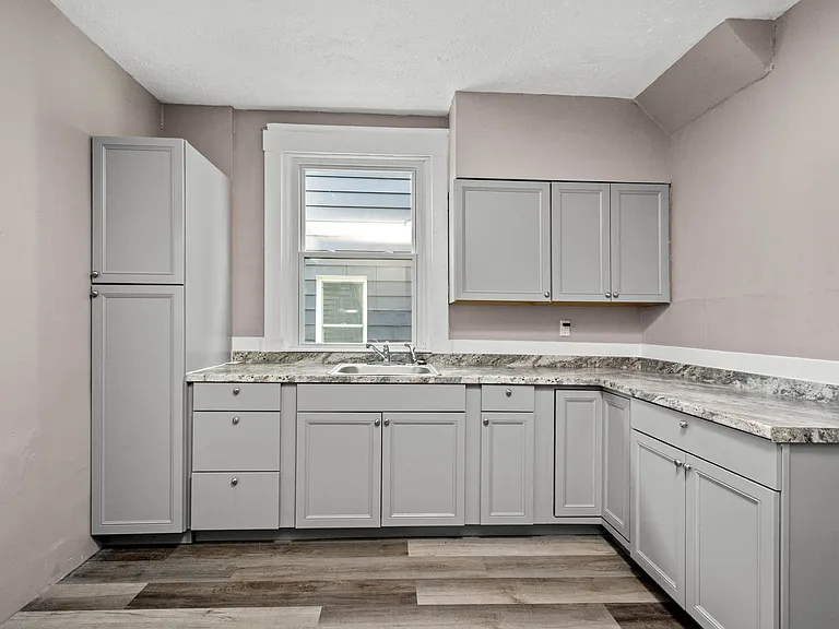 1108 Main St — Photo 14