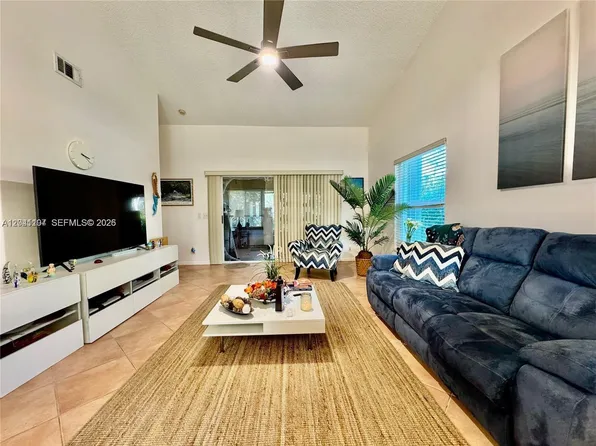 11078 SE Sea Pines Cir, Hobe Sound, FL 33455