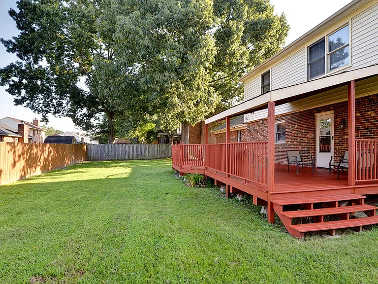 16 Natalie Dr — Photo 34