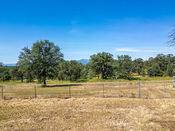4th image of 2362 Old Alturas Rd
