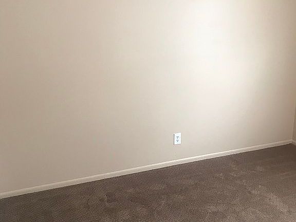 4th image of 5265 Lake Grove Dr