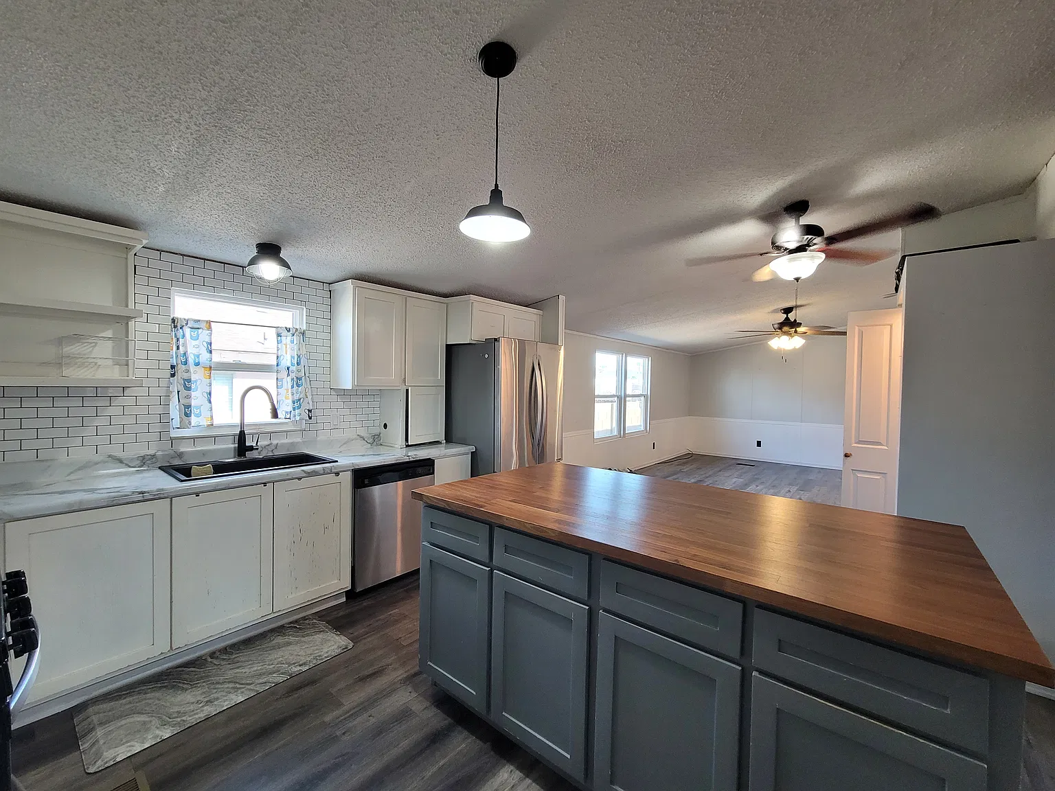 4 bed, 2128 sqft, $1,700 — Photo 3